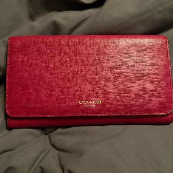 BEAUTIFUL Red Coach Wallet - Picture 2 of 11